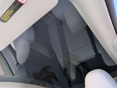 Used 2022 Tesla Model Y Performance AWD/4WD image 28