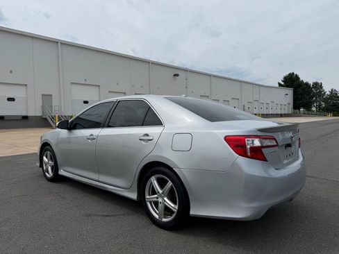 Used 2012 Toyota Camry SE FWD image 3