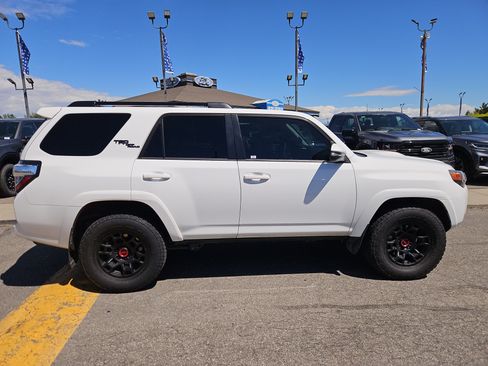 Used 2022 Toyota 4Runner TRD Off-Road Premium w/ TRD Black Wheel Package (TMS) AWD/4WD image 6