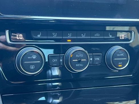 Used 2019 Volkswagen Golf R 4-Door image 24