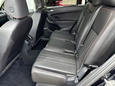 Used 2024 Volkswagen Tiguan SE AWD/4WD image 25
