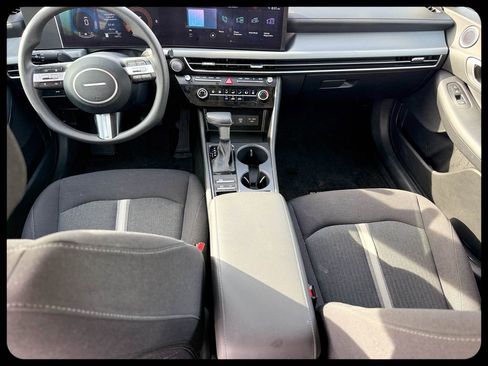 Used 2025 Hyundai Sonata SE FWD image 17
