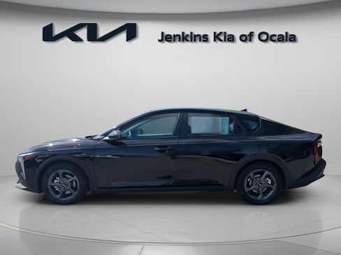 New 2025 Kia K4 LXS image 2