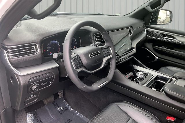Used 2023 Jeep Wagoneer Series II AWD/4WD image 17