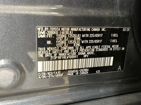 Used 2020 Toyota RAV4 XLE w/ All Weather Liner Package AWD/4WD image 25