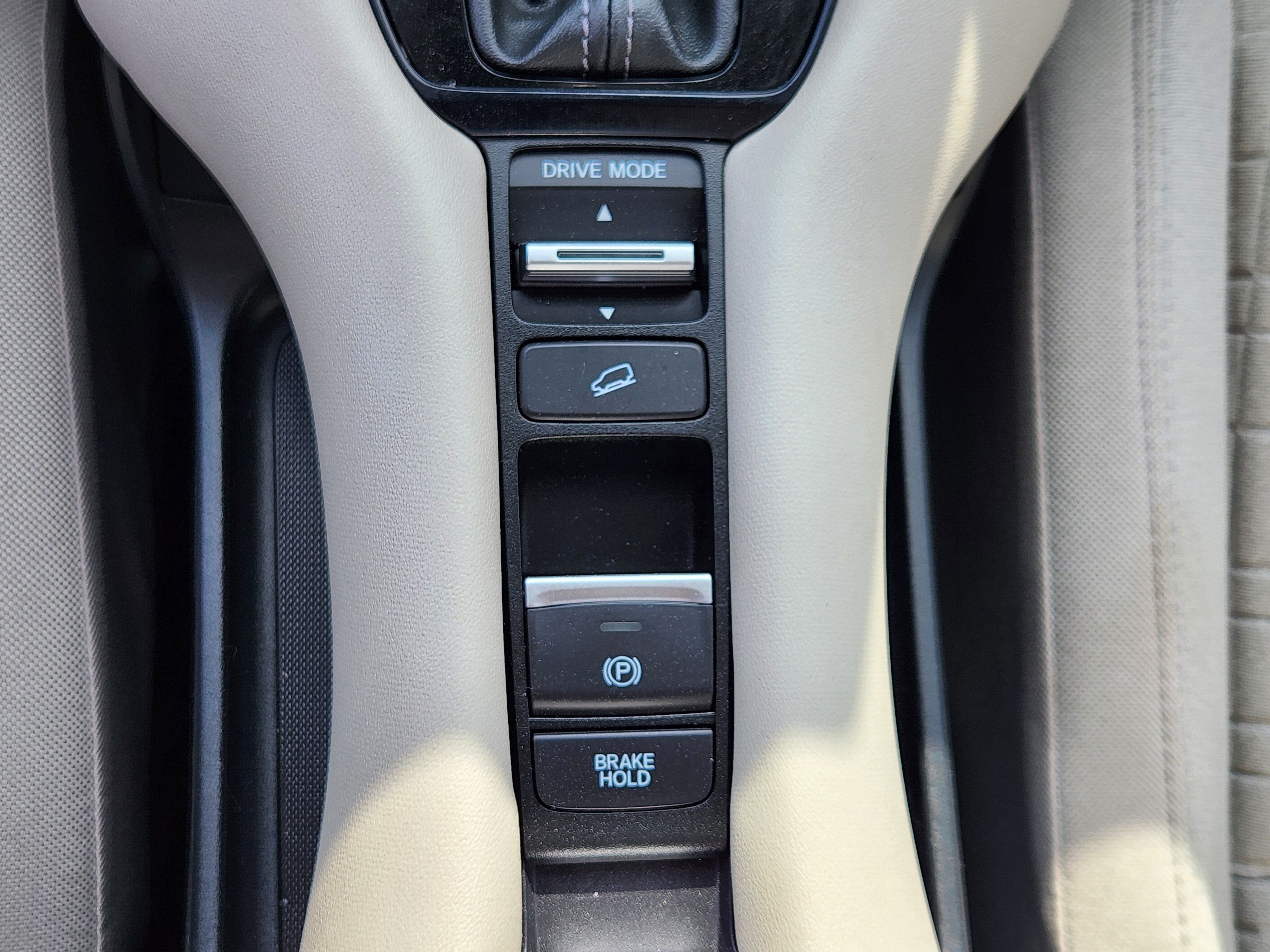 Certified 2024 Honda HR-V LX image 20
