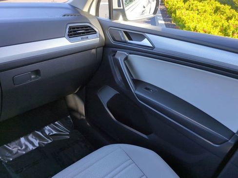 Used 2022 Volkswagen Tiguan S image 17