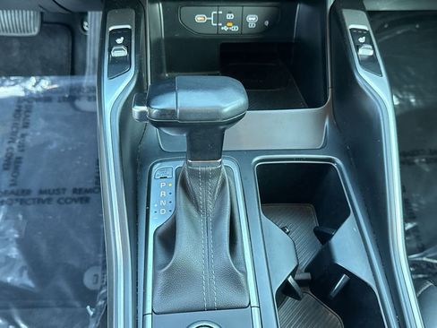 Used 2024 Kia Sorento S image 22