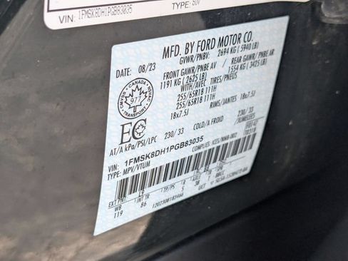 Used 2023 Ford Explorer XLT w/ Class IV Trailer Tow Package AWD/4WD image 26