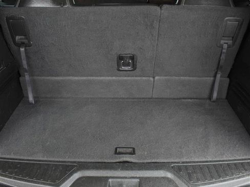 Used 2015 GMC Acadia SLT image 19