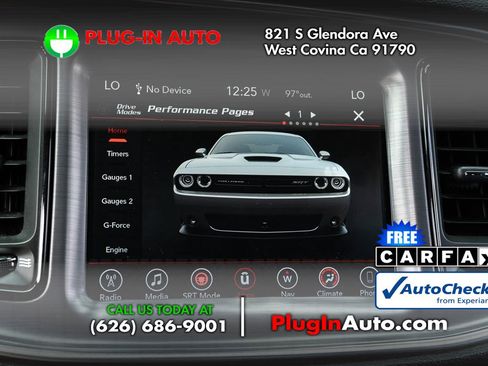 Used 2017 Dodge Challenger SXT image 2