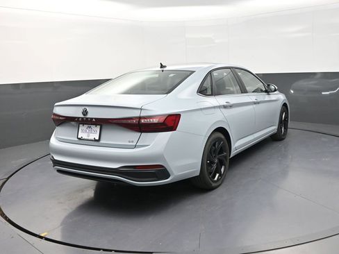 New 2026 Volkswagen Jetta SE FWD image 10