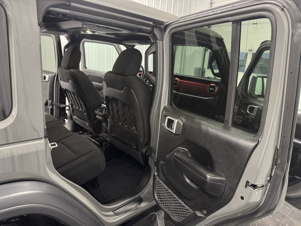 Used 2019 Jeep Wrangler Unlimited Rubicon w/ Uconnect 4C Nav & Sound Group AWD/4WD image 22