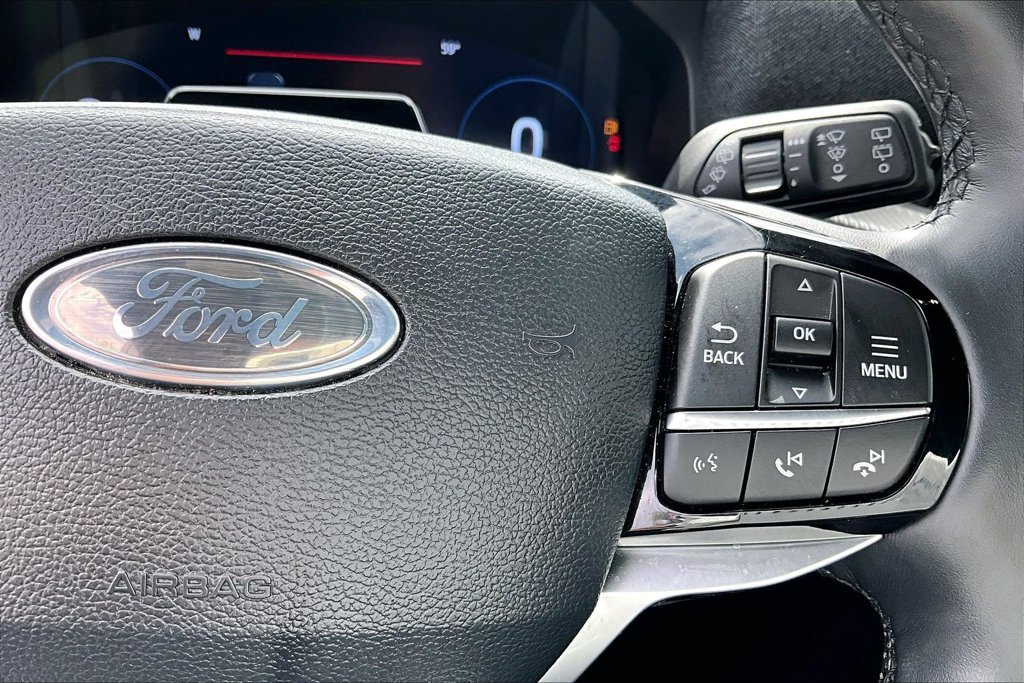 Used 2025 Ford Explorer Platinum w/ LUX Leather Package AWD/4WD image 24