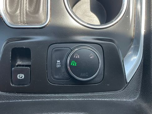 Used 2019 Chevrolet Traverse LT w/ LPO, Floor Liner Package AWD/4WD image 38