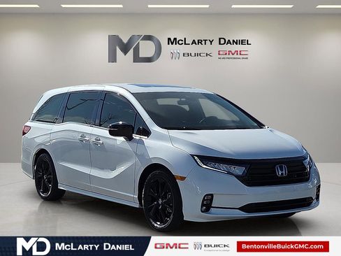 Used 2024 Honda Odyssey Sport image 1