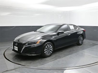 Used 2024 Nissan Altima 2.5 SV