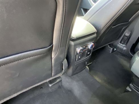 Used 2022 Ford Explorer Limited w/ Equipment Group 301A image 3