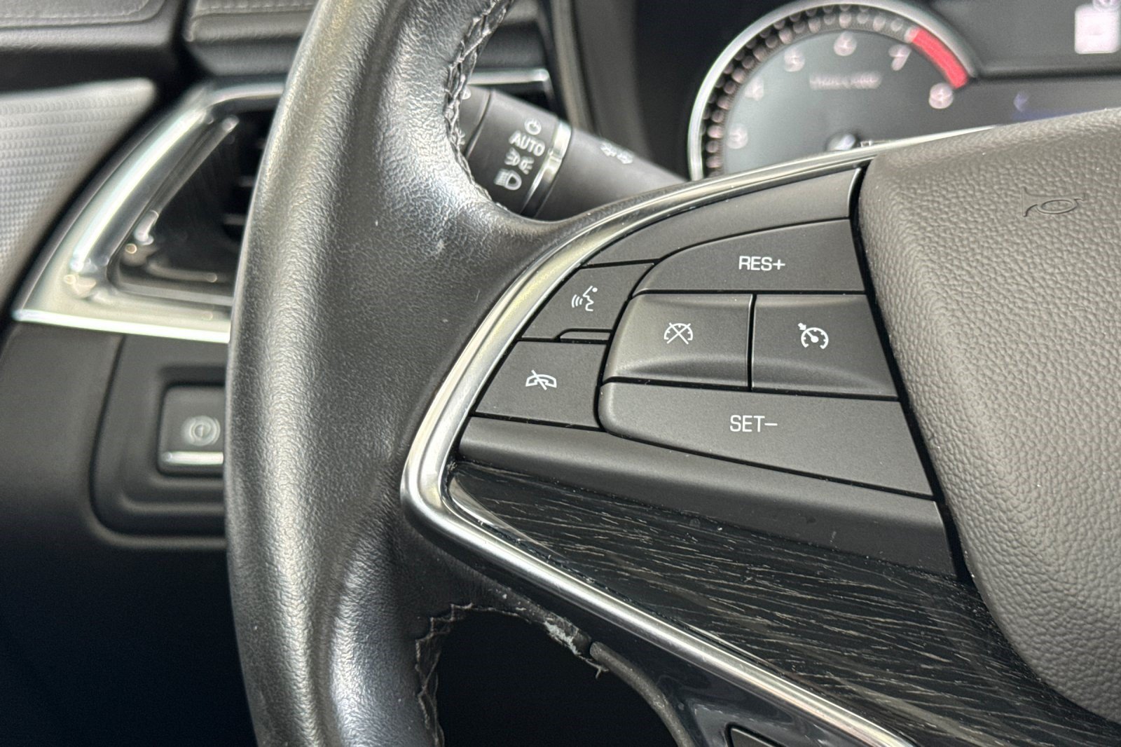Used 2020 Cadillac XT5 Premium Luxury FWD image 31