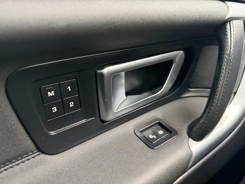 Used 2018 Land Rover Discovery Sport HSE image 29