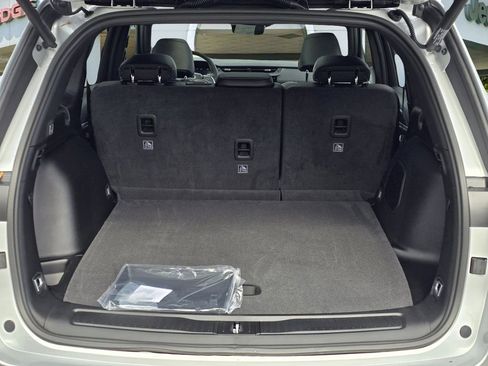 New 2026 Jeep Grand Cherokee Limited w/ Luxury Tech Group II image 10