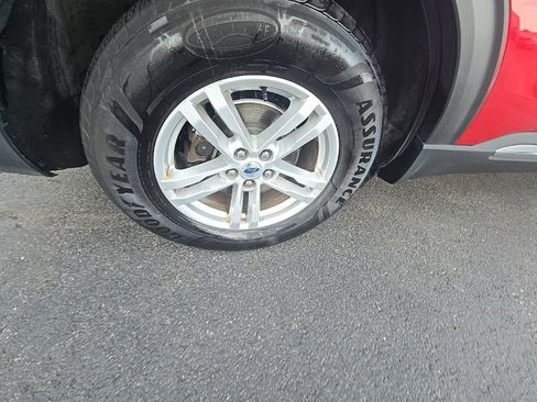 Used 2022 Ford Explorer XLT w/ Equipment Group 202A AWD/4WD image 11