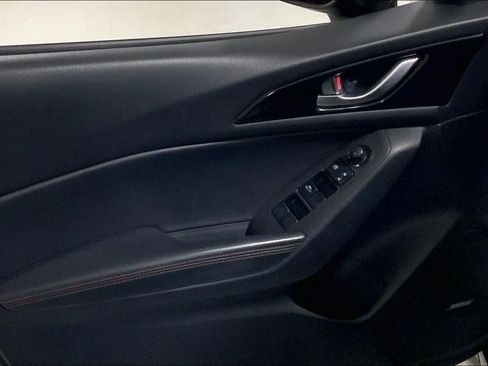 Used 2014 MAZDA MAZDA3 s Grand Touring w/ Technology Package FWD image 20