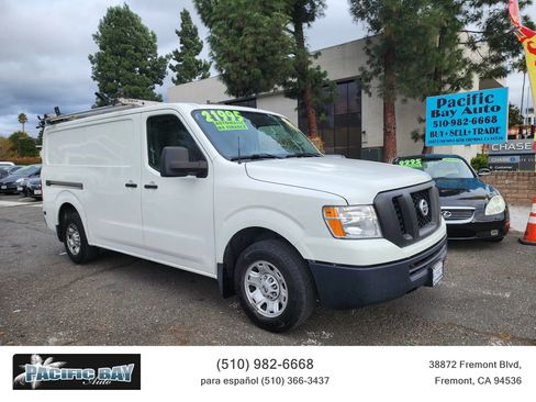 Used 2020 Nissan NV 2500 SV image 1