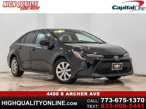 Used 2021 Toyota Corolla LE image 1