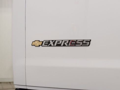 Used 2025 Chevrolet Express 3500 LT w/ LT Preferred Equipment Group RWD image 14