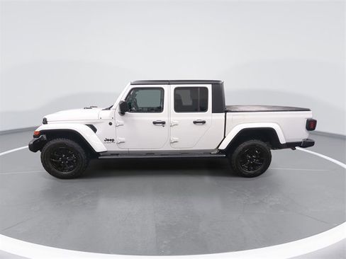 Used 2022 Jeep Gladiator Sport image 2