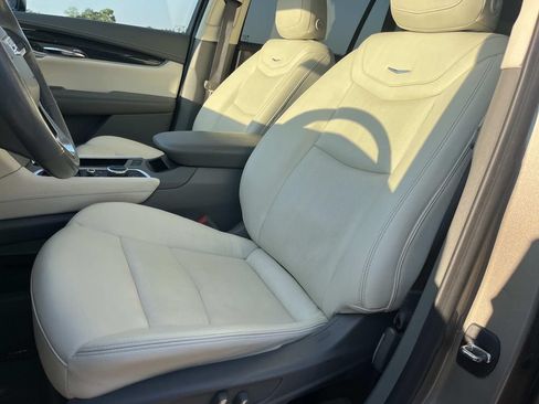 Used 2022 Cadillac XT6 Premium Luxury FWD image 33