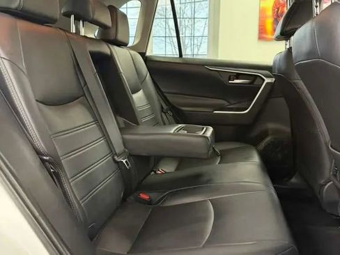 Used 2019 Toyota RAV4 XLE Premium w/ Cold Weather Package AWD/4WD image 10