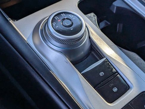 Used 2023 Ford Explorer XLT image 18