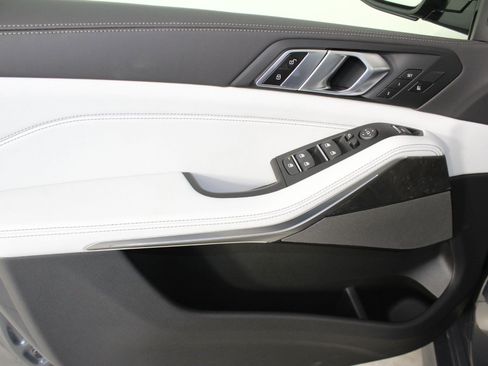 New 2026 BMW X5 xDrive40i w/ M Sport Package image 12