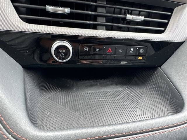 Used 2025 Ford Explorer Active w/ Active Comfort Package AWD/4WD image 19