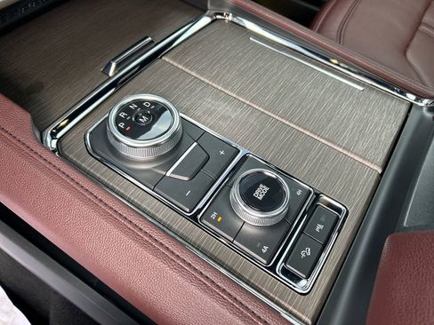 Used 2024 Ford Expedition Max Limited image 24