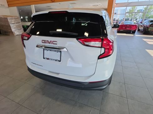 Used 2022 GMC Terrain SLE FWD image 11