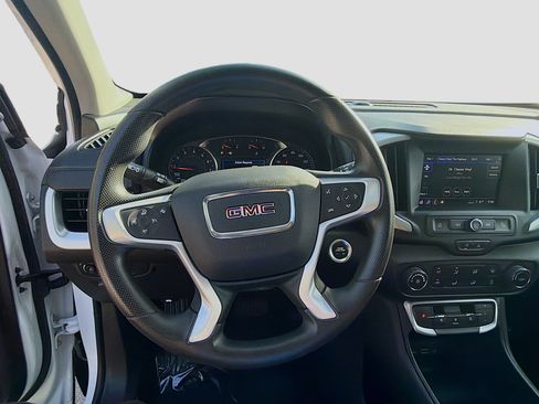 Used 2024 GMC Terrain SLE FWD image 10