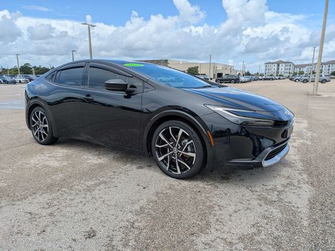 Used 2024 Toyota Prius Prime FWD image 2