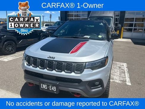 Used 2024 Jeep Compass Trailhawk w/ Trailhawk Convenience Group AWD/4WD image 2