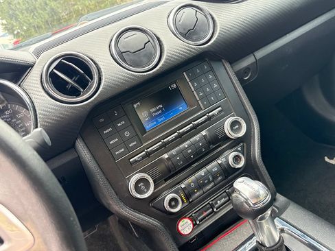 Used 2015 Ford Mustang Coupe RWD image 17