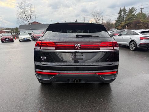 Used 2024 Volkswagen Atlas Cross Sport SE image 6