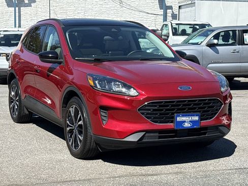 Used 2022 Ford Escape SE w/ SE Sport Appearance Package AWD/4WD image 8