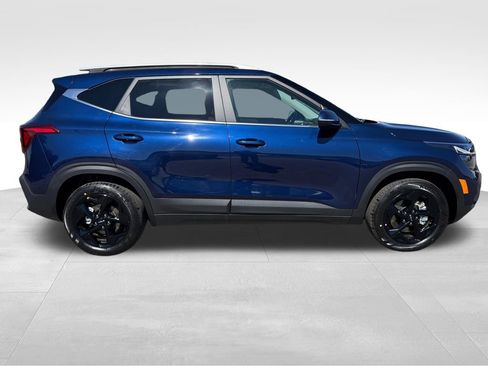 New 2026 Kia Seltos EX w/ EX Sunroof Package AWD/4WD image 8