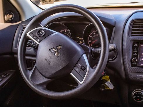 Used 2023 Mitsubishi Outlander Sport ES AWD/4WD image 24