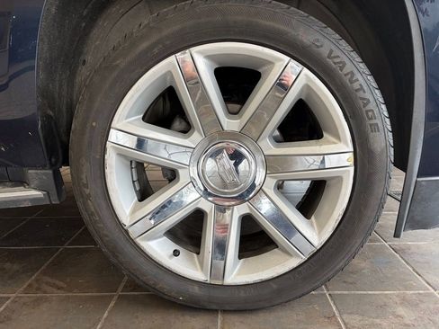 Used 2017 Cadillac Escalade ESV Luxury image 36