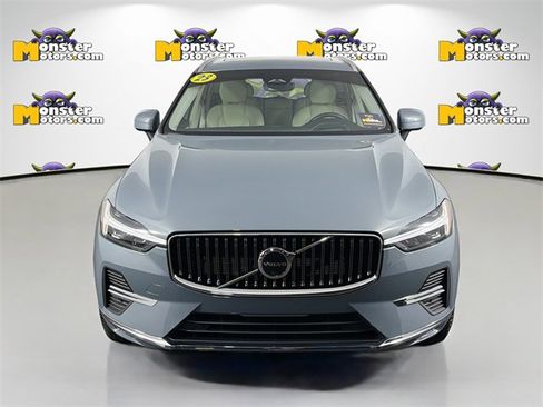 Used 2023 Volvo XC60 B5 Ultimate w/ Protection Package image 2