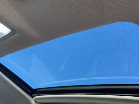 Used 2019 Toyota Highlander SE image 20