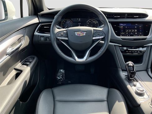 New 2025 Cadillac XT6 Luxury w/ LPO, Floor Liner Package image 28